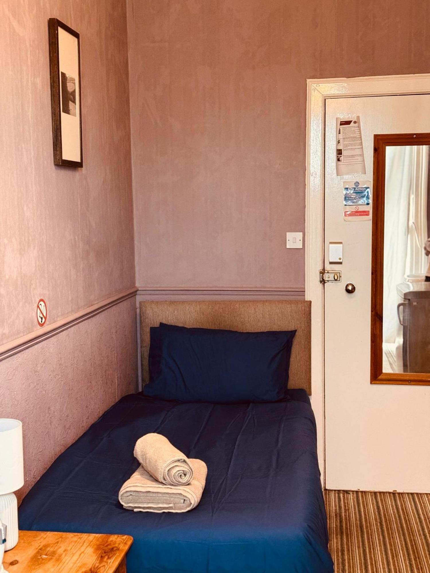 Edinburgh Travel Guest House Buitenkant foto